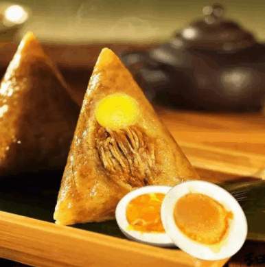 广东粽子既有肉的鲜美，又有蛋黄的醇香。（网络图片）