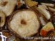 在泡发干香菇时，最好使用25°C～35°C的温水，这样既能使干香菇更容易吸水变软，又能保存其中的鲜味。（pixabay.com）