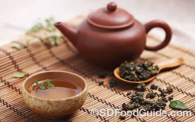 茶是國人最喜愛的飲品，歷史悠久，講究也很多。