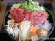 圣地亚哥日式餐厅Oton的寿喜烧牛肉火锅材料丰富，使用上等USDA Prime级牛肉。