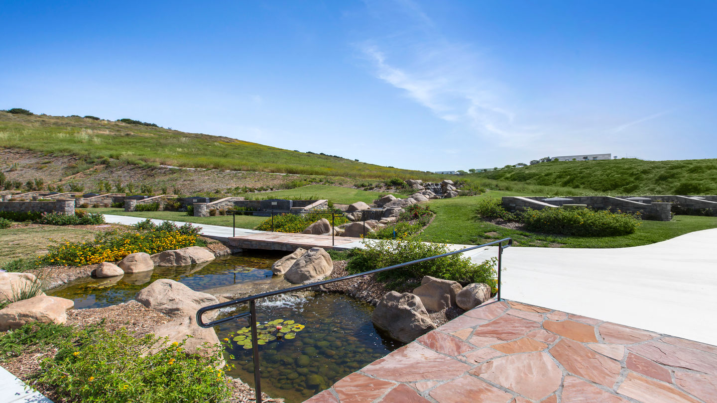 聖地亞哥 El Camino Memorial Park 墓園，Petra 黃提供專業華人殯儀